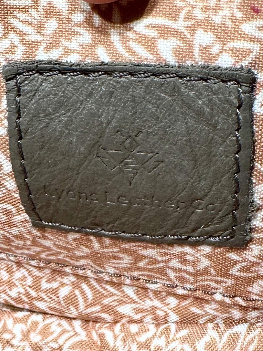 Lyons Leather Co. “The Bee” Bag in Stone - 10” x 5” x 2.5” - Picture 3 of 14